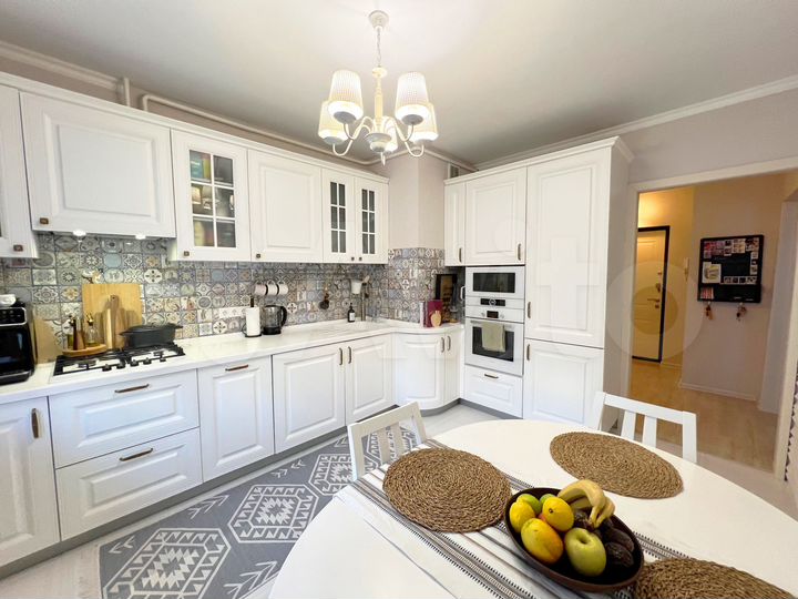 3-к. квартира, 70 м², 1/9 эт.