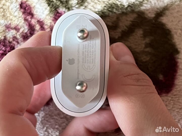 Зарядное устройство на iPhone 20w