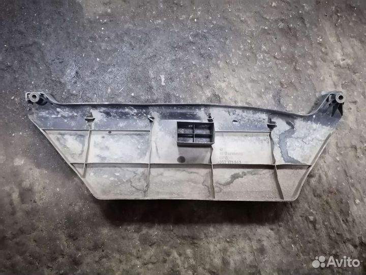 Воздухозаборник Volkswagen Passat b3