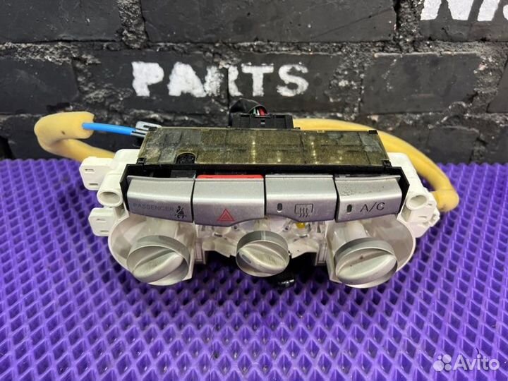 Блок управления климат-контролем Toyota Passo