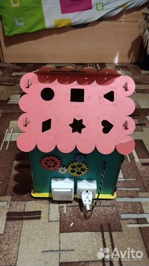 Бизиборд домик развивающий