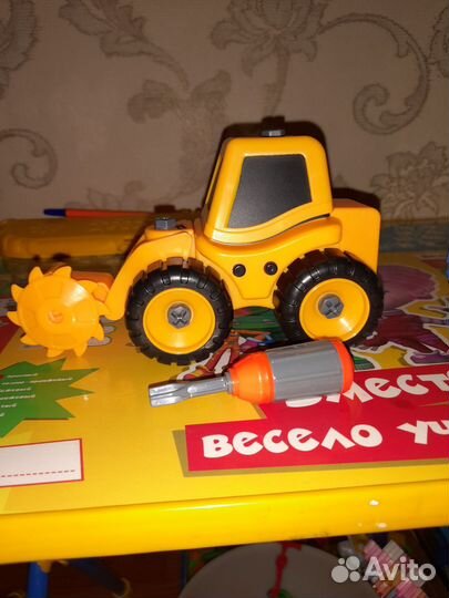 Разборные полицейские машинки и трактор-пила