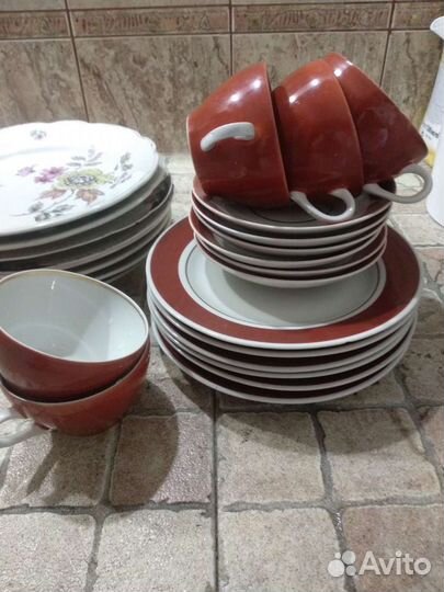 Чайный сервиз, Красный фарфорист