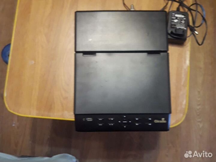 Аналоговый видеорегистратор с встроенным монитором