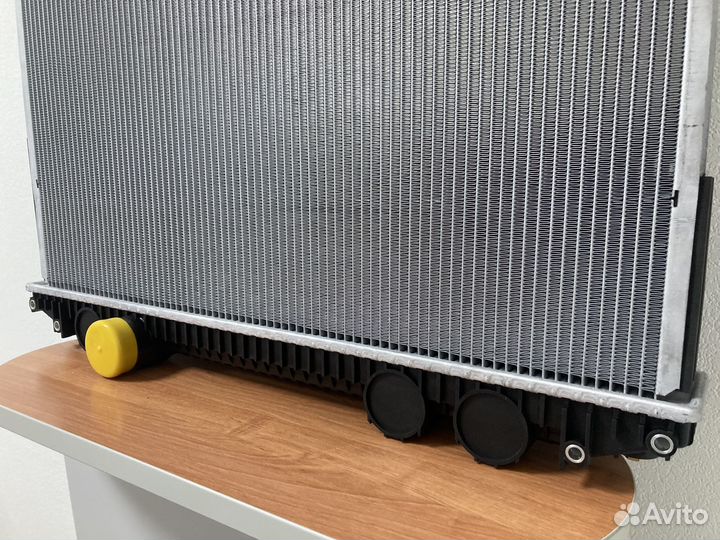 Радиатор охлаждения Фредлайнер Центури