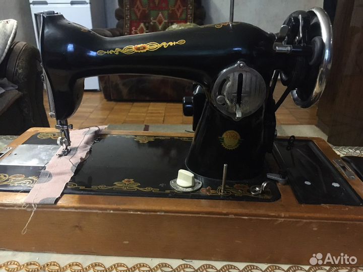 Швейная машина Подольск с электроприводом 1967г