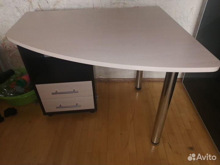 Угловой письменный стол бу