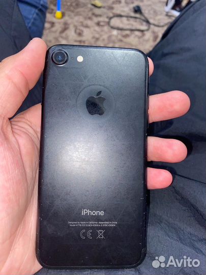 Телефон iPhone 7