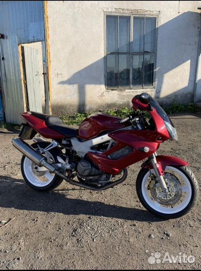 Продам Honda VTR 1000F