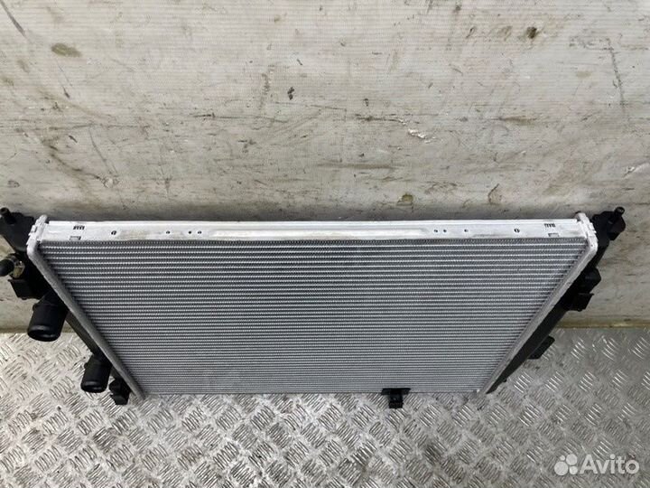 Радиатор охлаждения двигателя Nissan Qashqai J10