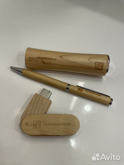 Набор:аккумулятор,флешка и ручка 