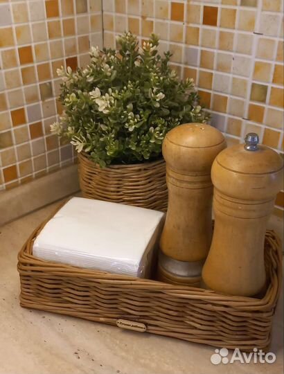 Плетеная корзиночка для хранения