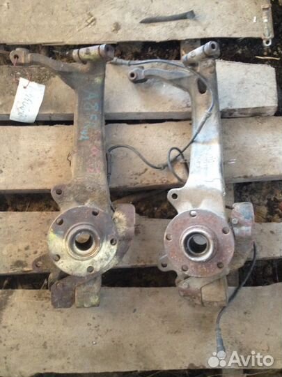 Поворотный кулак Ауди а8 д2