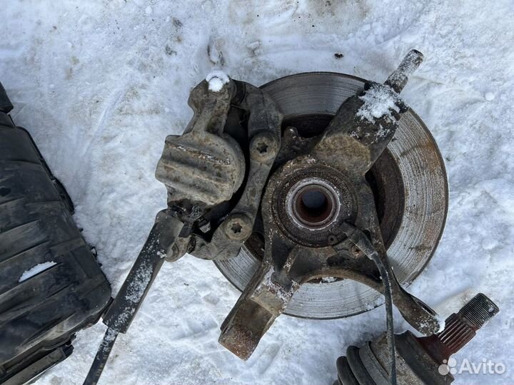 Поворотный кулак Peugeot 307 c4