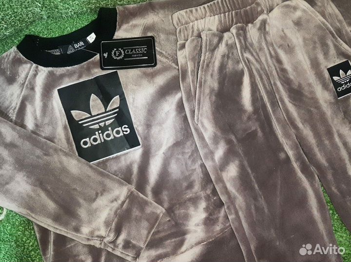 Костюм для девочки велюровый