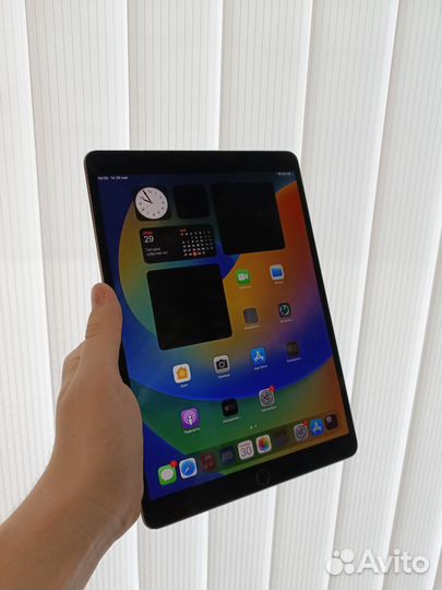 Apple iPad Pro 10.5 Wi-Fi + Sim