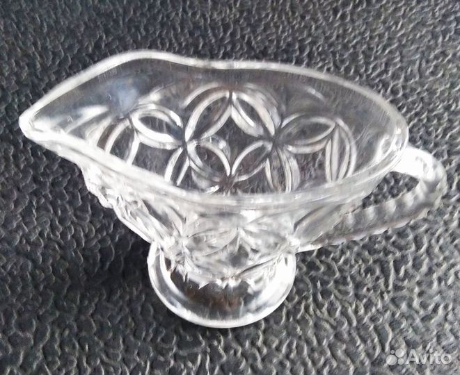 Стаканы хрустальные, соусник