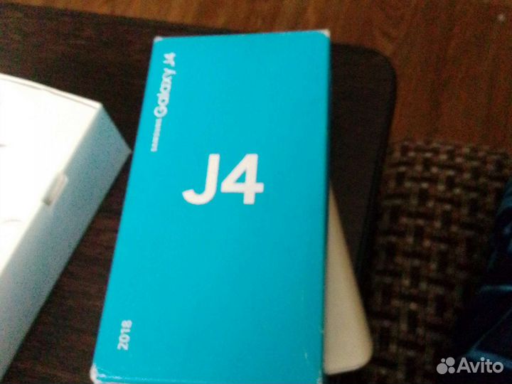 Телефон Samsung j4 2018