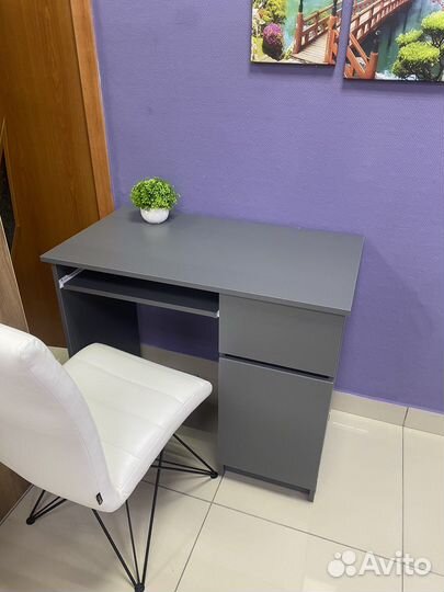 Письменный стол