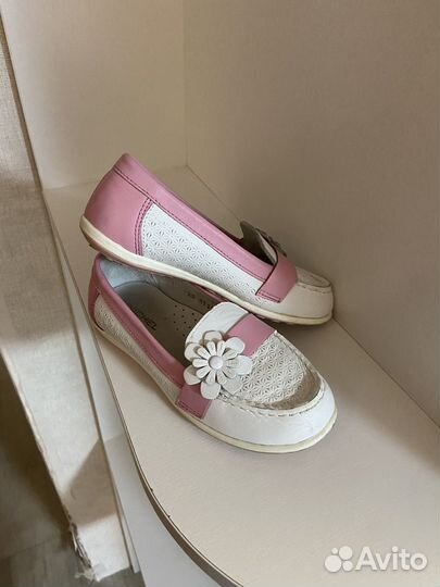 Продам мокасины на девочку