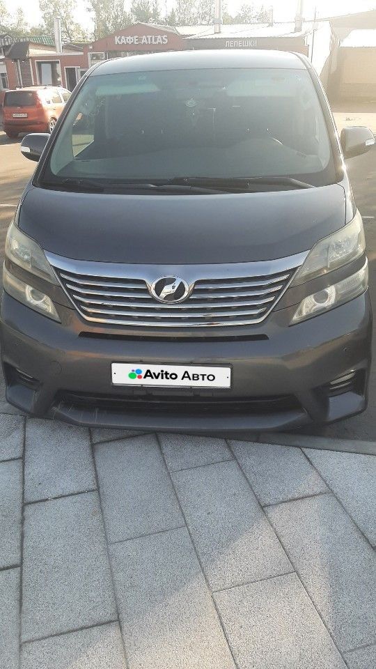 Toyota Vellfire: фото из отзыва