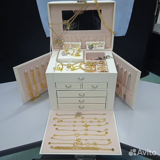 Золотое кольцо Dior