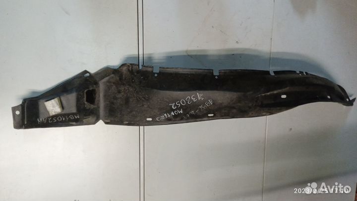 Подкрылок передний правый Mitsubishi Pajero Sport