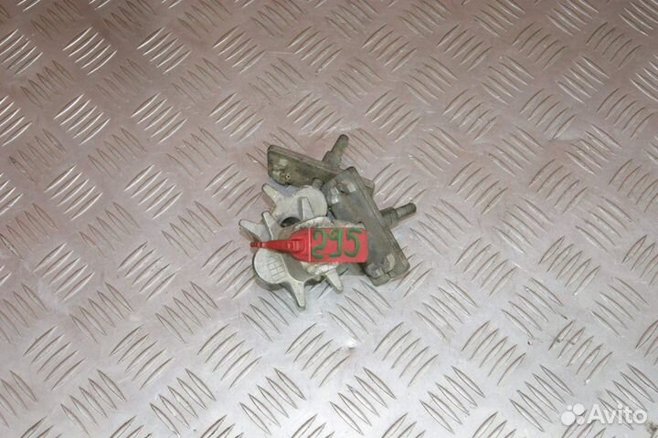 Натяжители цепи приводной Yamaha FZ400