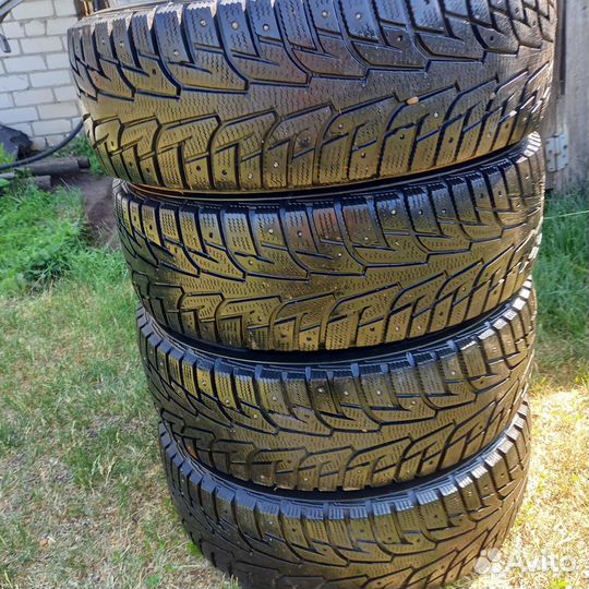 Hankook Winter I'Pike 195/65 R15