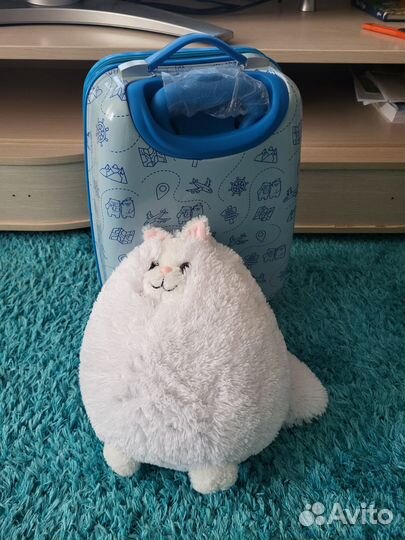 Детский чемодан на колесиках для девочки