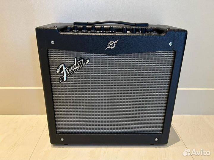 Гитарный комбоусилитель Fender Mustang V2