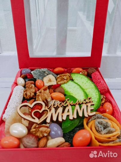 Яркие боксы из орех и сухофруктов