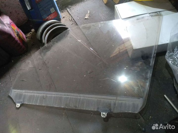 Стекло переднее левое Тойота Ленд Крузер Прадо