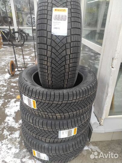Pirelli Ice Zero FR 285/50 R20 116T