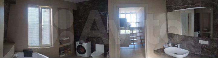 Коттедж 171 м² на участке 6 сот.