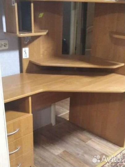 Компьютерный стол