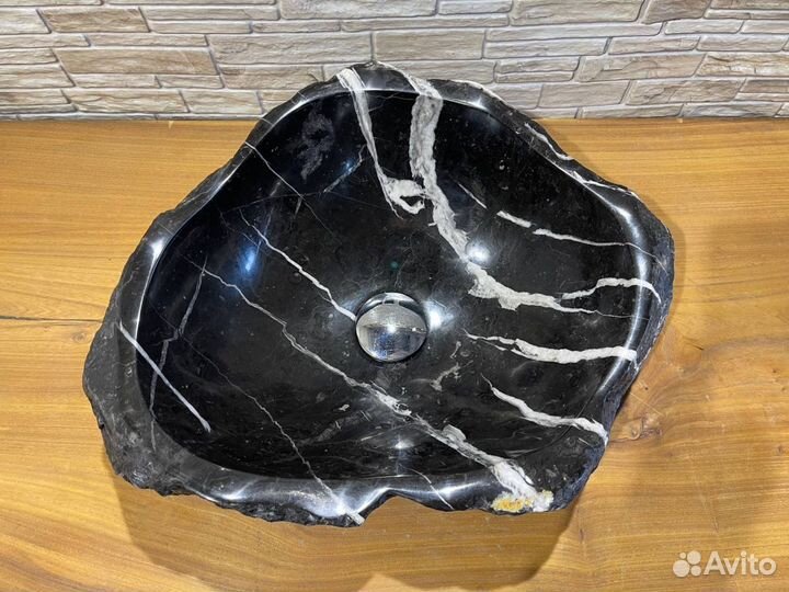 Раковина из мрамора