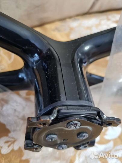 Подставка от телевизора и пульт