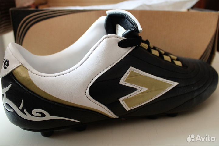 Футбольные Бутсы Mitre новые р.41,5-42