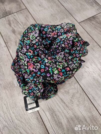 Шарфы и палантины новые, Италия. OVS