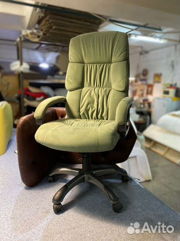 Офисное кресло
