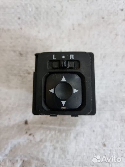 Блок управления зеркалами Mitsubishi Lancer