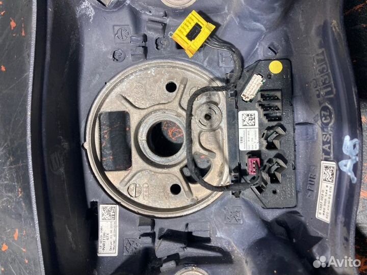 Руль Audi A6 C5 2.4 2003