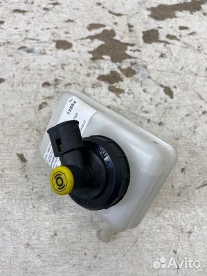 Бачок для тормозной жидкости Renault Duster 1