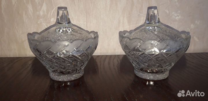 Хрустальная конфетница с крышкой