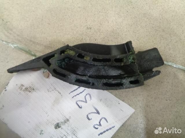 Направляющая люка Cadillac SRX 2003-2009