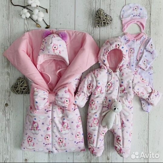 Комплект на выписку для девочки