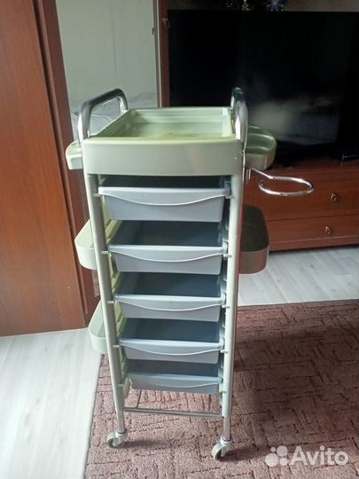 Тележка парикмахерская