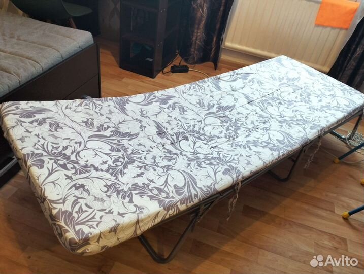 Раскладушка с матрасом