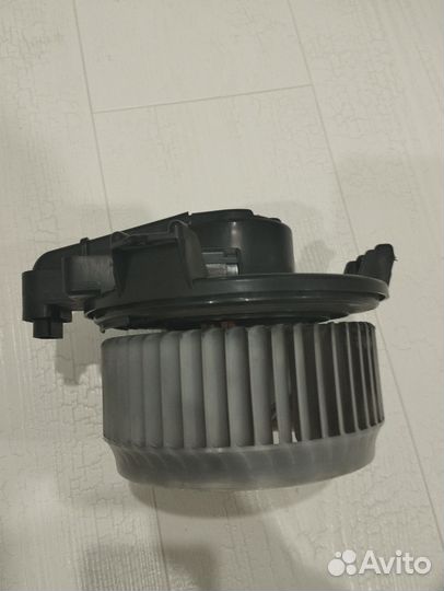 Мотор печки с крыльчаткой RAV4
